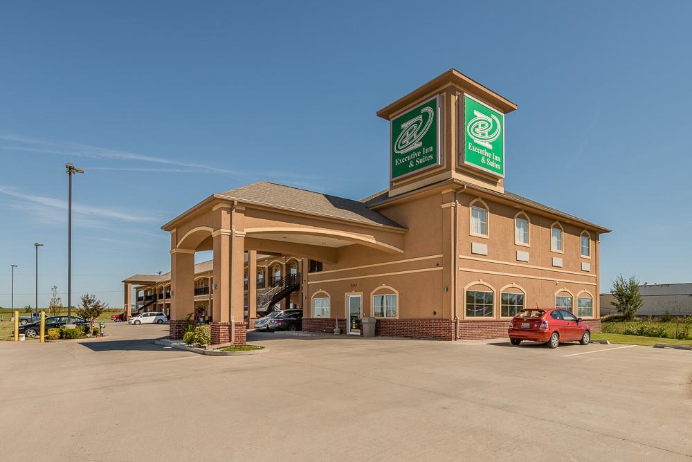 Executive Inn & Suites Cushing المظهر الخارجي الصورة